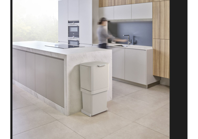 Poubelle Totem Pop - 2 compartiments de 30 litres pour un tri facile - JJ 001716 - Joseph Joseph Poubelle Totem Pop - 2 compartiments de 30 litres pour un tri facile - JJ 001716 - Joseph Joseph