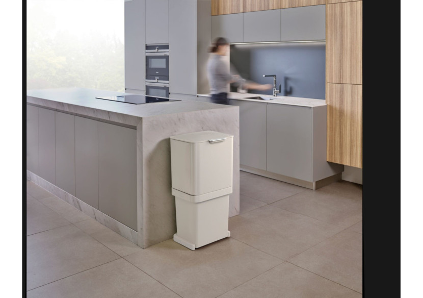 Poubelle Totem Pop - 2 compartiments de 30 litres pour un tri facile - JJ 001716 - Joseph Joseph Poubelle Totem Pop - 2 compartiments de 30 litres pour un tri facile - JJ 001716 - Joseph Joseph