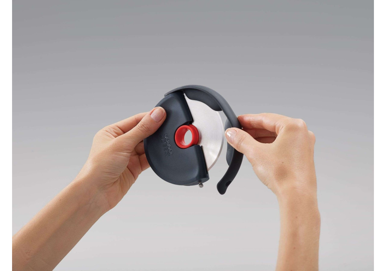 Coupe-pizza DISC - Design innovant en acier inoxydable - JJ 200386 - Joseph Joseph