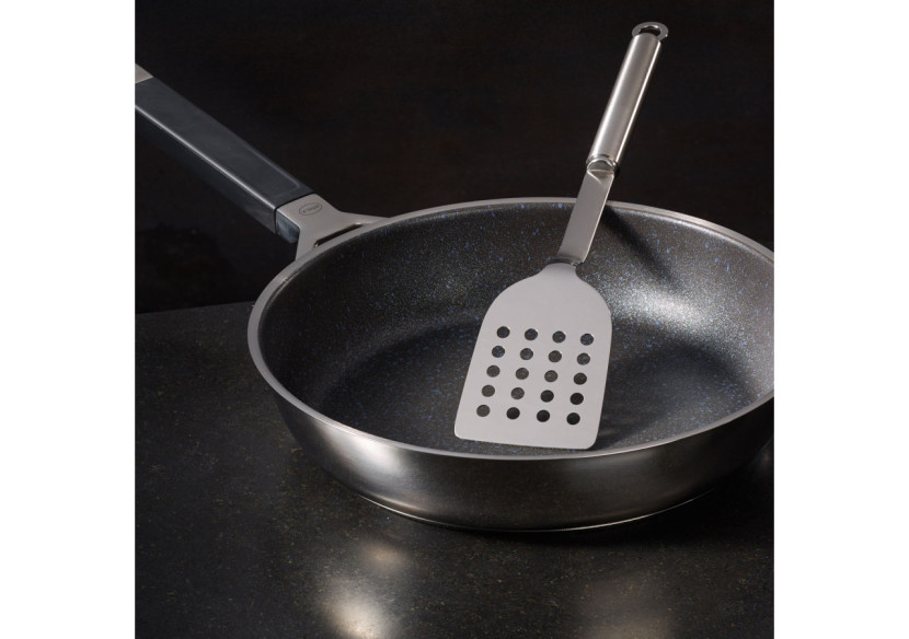 Spatule Perforée 34,5 cm - Confort et efficacité en cuisine - RS 106711 - Rösle Keuken Spatule Perforée 34,5 cm - Confort et efficacité en cuisine - RS 106711 - Rösle Keuken