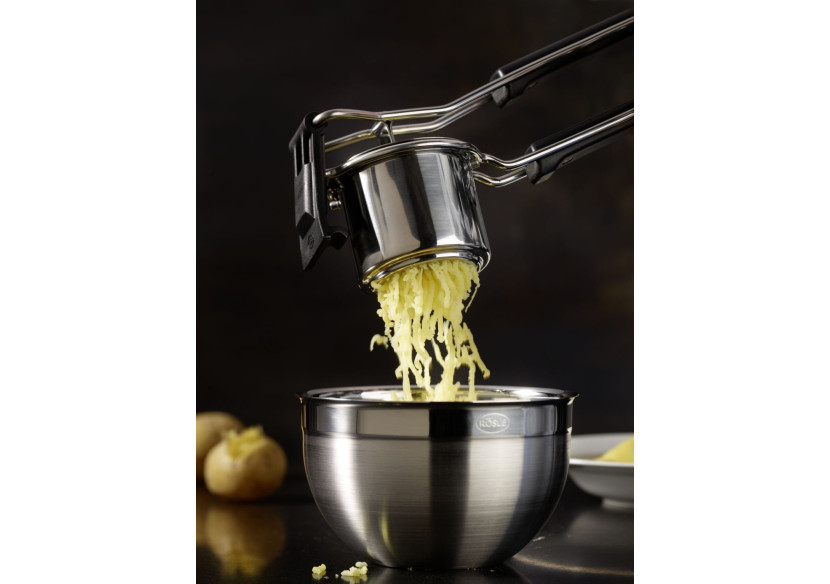 Presse-purée Aardappelpers 34,5 cm - Acier inoxydable avec clip de fixation - RS 162854 - Rösle Keuken Presse-purée Aardappelpers 34,5 cm - Acier inoxydable avec clip de fixation - RS 162854 - Rösle Keuken