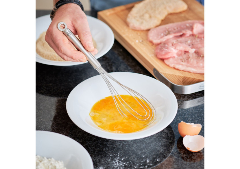 Fouet plat pour œufs 27,5 cm - Précision et confort - RS 956521 - Rösle Keuken Fouet plat pour œufs 27,5 cm - Précision et confort - RS 956521 - Rösle Keuken