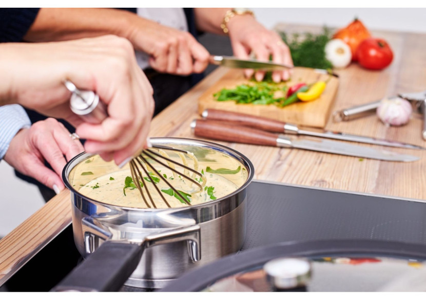 Fouet en silicone 22,5 cm - Pour mélanges légers et délicats - RS 956057 - Rösle Keuken Fouet en silicone 22,5 cm - Pour mélanges légers et délicats - RS 956057 - Rösle Keuken