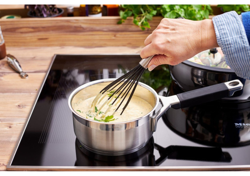 Fouet en silicone 22,5 cm - Pour mélanges légers et délicats - RS 956057 - Rösle Keuken Fouet en silicone 22,5 cm - Pour mélanges légers et délicats - RS 956057 - Rösle Keuken