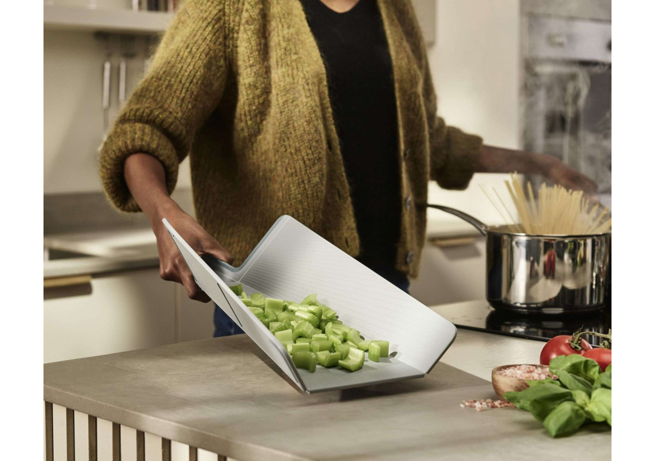 Planche à découper pliable Chop2Pot Plus - Petite taille, couleur bleu clair - JJ 005073 - Joseph Joseph