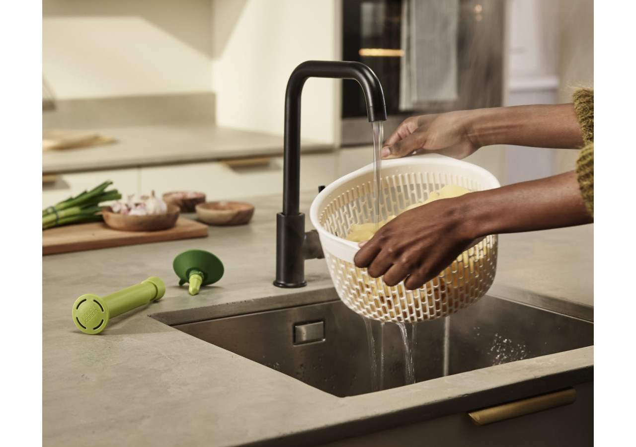 Spindola - Centrifugeuse à salade et passoire multifonction - JJ 004946 - Joseph Joseph