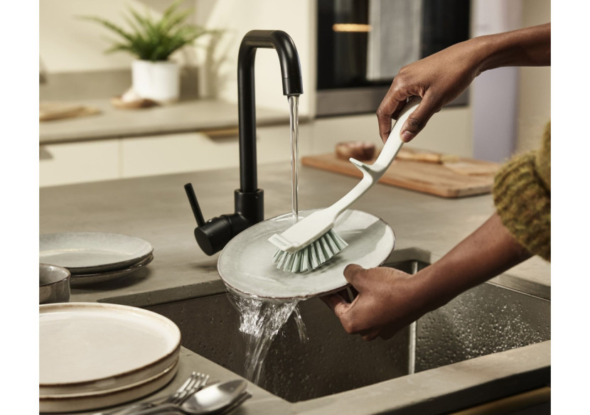 Brosse à Vaisselle Edge avec Support Gouttière - Efficace, Bleue - JJ 005691 - Joseph Joseph Brosse à Vaisselle Edge avec Support Gouttière - Efficace, Bleue - JJ 005691 - Joseph Joseph