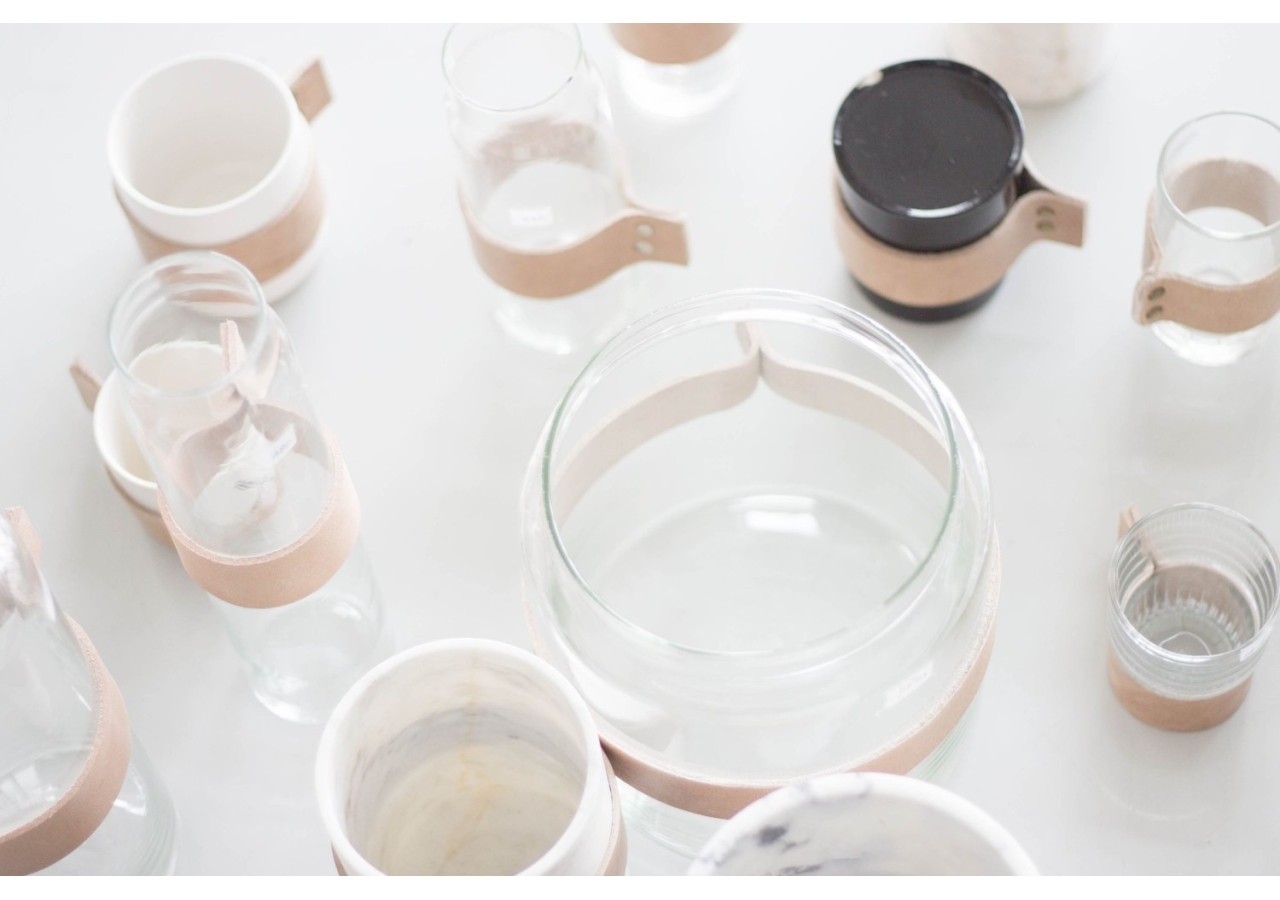 Verre à Eau Wrap Me - 6.7 x 12.3 cm avec bande en cuir - TD 017300 - TAK Design