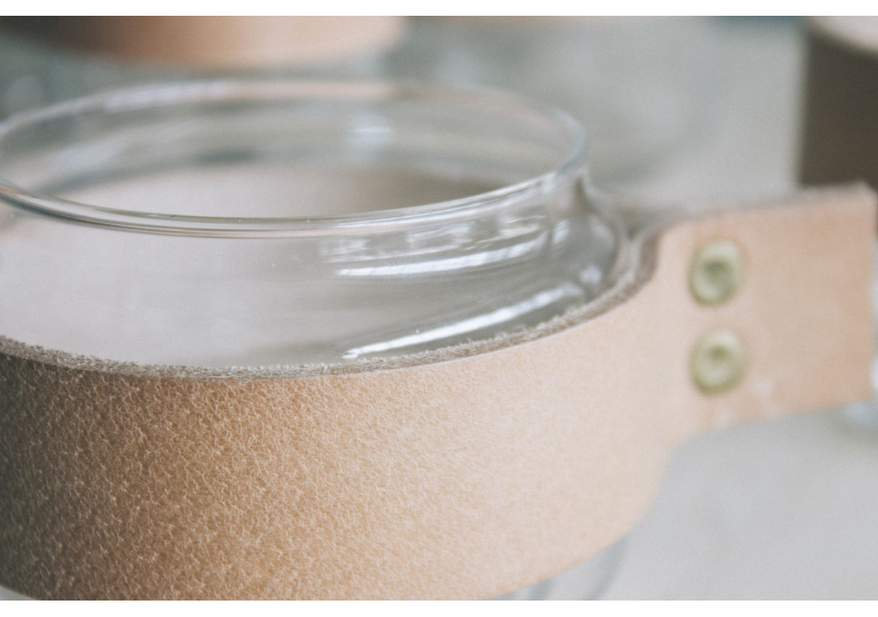 Verre à Eau Wrap Me - 6.7 x 12.3 cm avec bande en cuir - TD 017300 - TAK Design