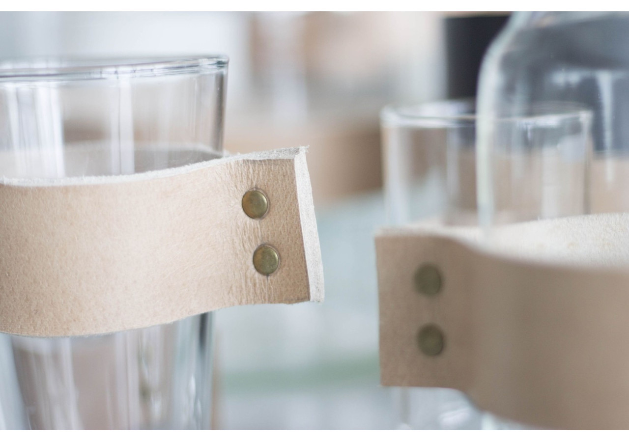Verre à Eau Drinken - Avec Band en Cuir Naturel 10 x 18 cm - TD 017331 - TAK Design