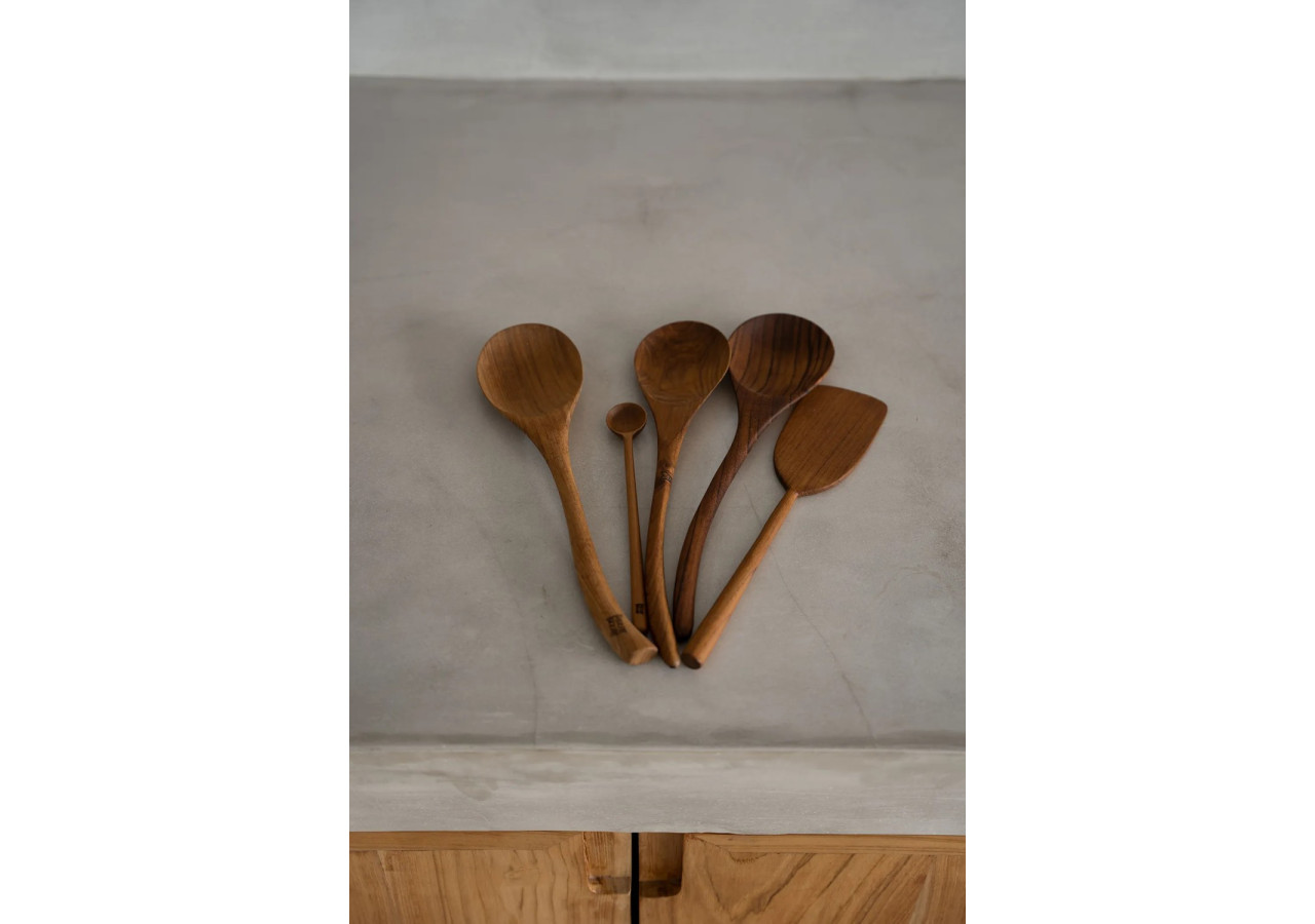 Spatule en Racine de Teck - Polyvalence et Élégance - BASU011 - Bazar Bizar