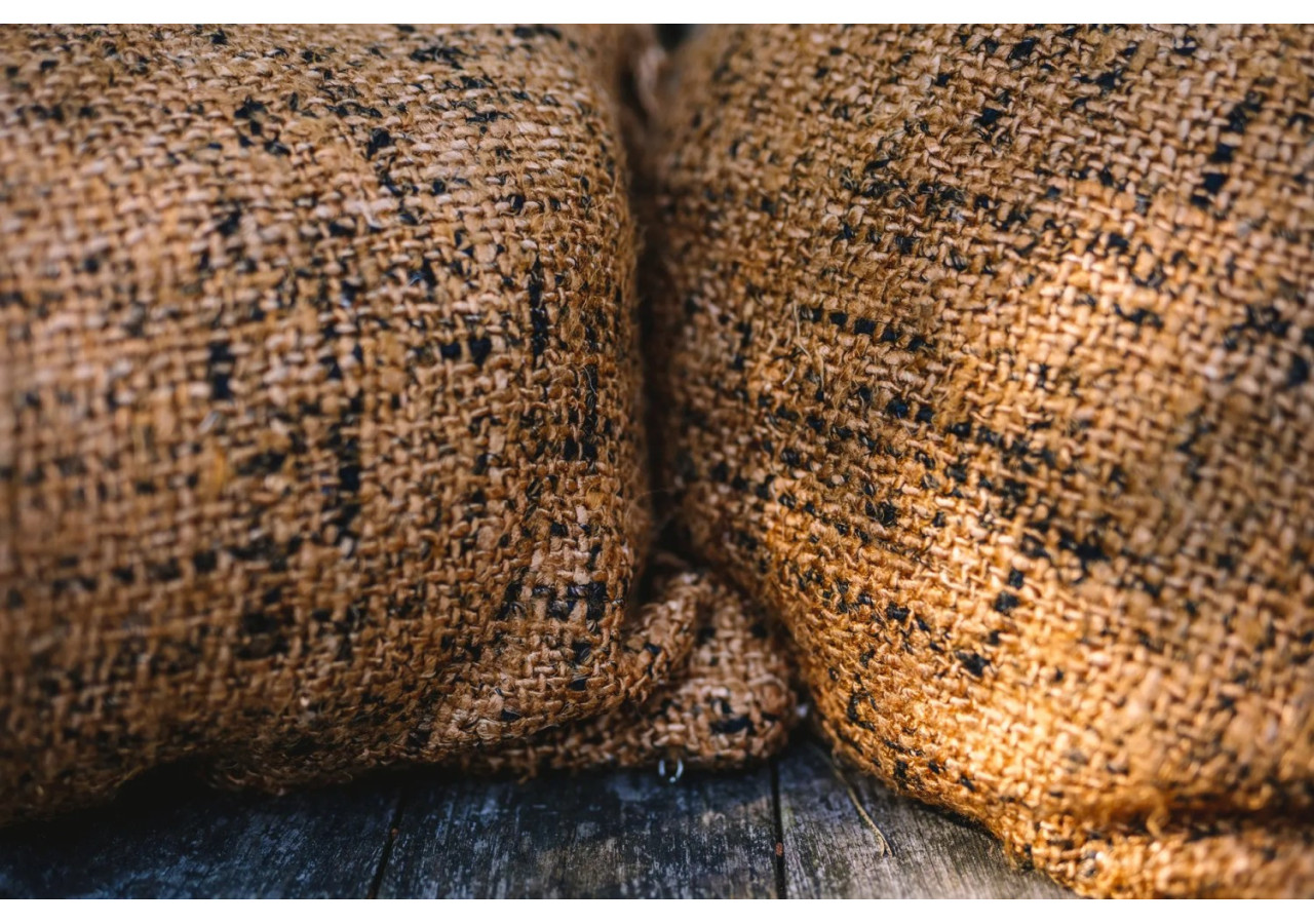 Housse de Coussin Oh My Gee - CinnamonB 60x60cm - INIE001CiB-60x60 - Bazar Bizar