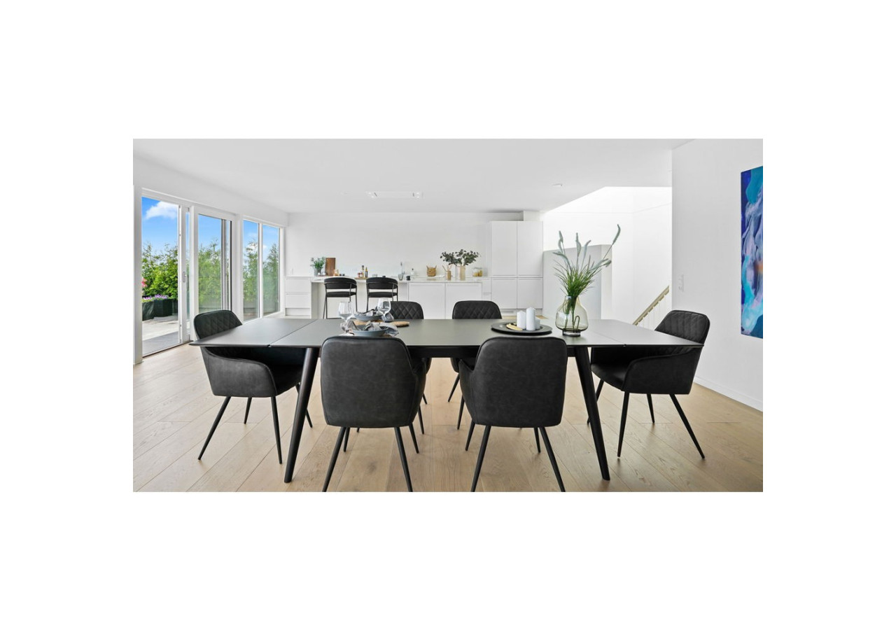 Chaise de Salle à Manger Harbo - Gris foncé avec pieds noirs - 1001152 - House Nordic