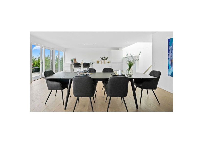 Chaise de Salle à Manger Harbo - Gris foncé avec pieds noirs - 1001152 - House Nordic Chaise de Salle à Manger Harbo - Gris foncé avec pieds noirs - 1001152 - House Nordic