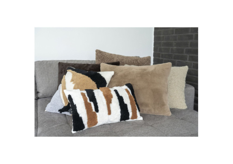 Coussin TAVIRA - Boucle marron 45 x 60 cm - 3962076 - House Nordic 2