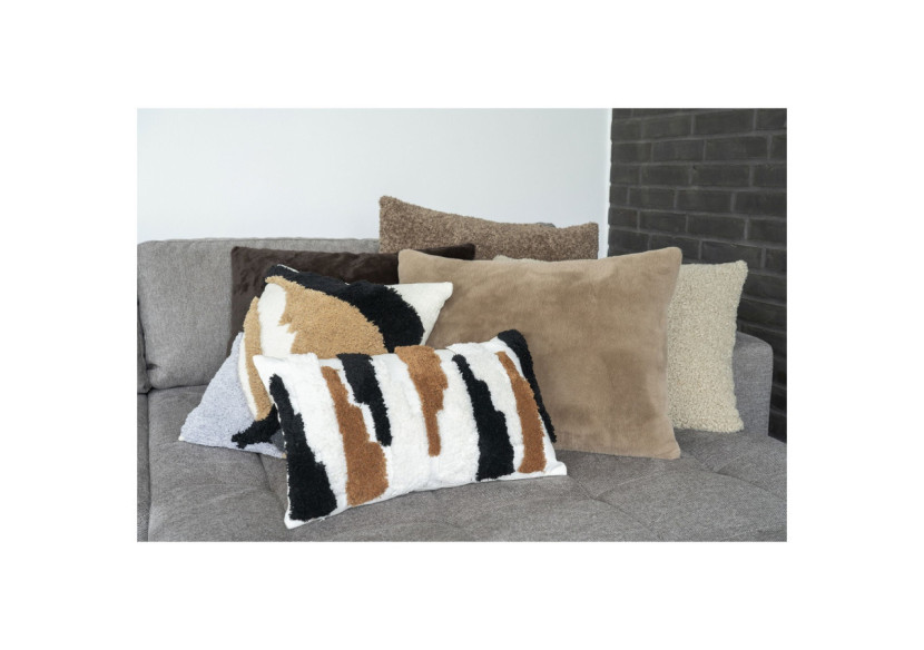 Coussin EVORA - Fourrure artificielle brun clair 45 x 60 cm - 3962080 - House Nordic