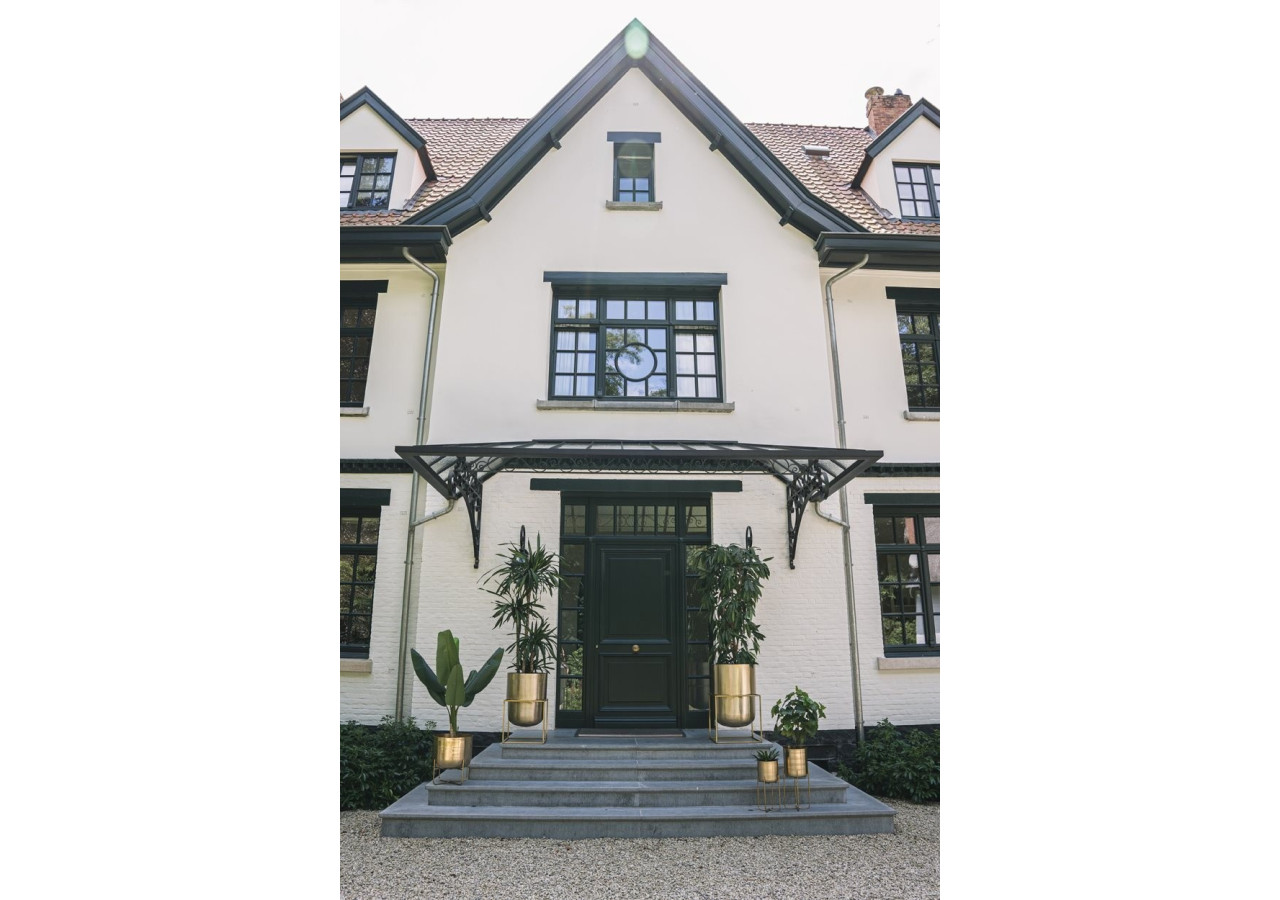 Vase en laiton sur pied - Finition laiton - XL - INAB017Bra-XL - Bazar Bizar