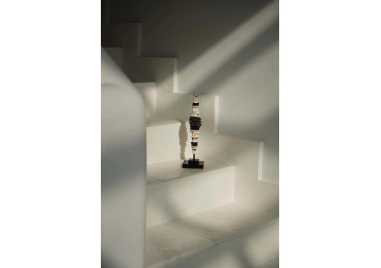 Coquillage d'argent sur support - Noir et blanc - Taille S - BAKU014BW-S - Bazar Bizar 2