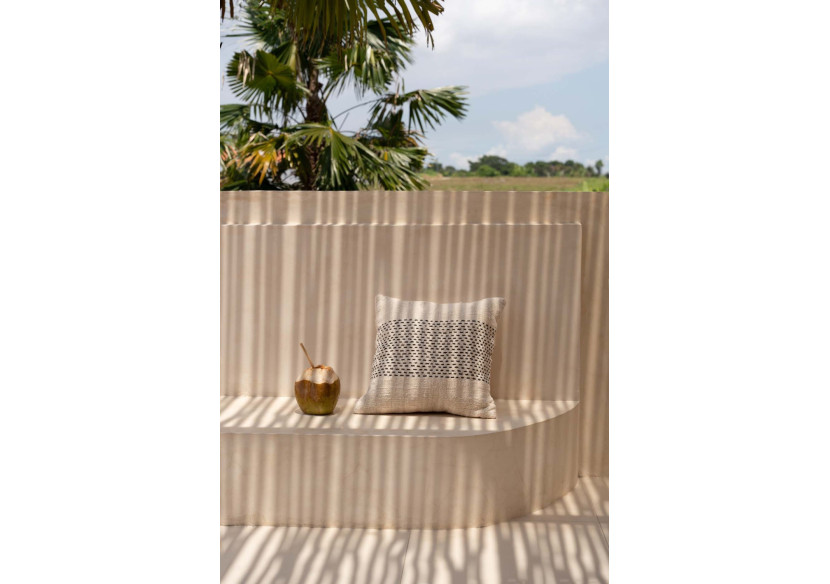 Housse de Coussin The Misty - Chic Naturel Noir - BARI002NB-50X50 - Bazar Bizar Housse de Coussin The Misty - Chic Naturel Noir - BARI002NB-50X50 - Bazar Bizar