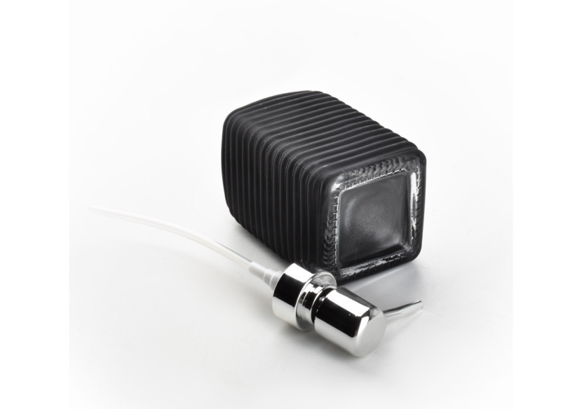 Distributeur de savon KYLE Noir - h19cm x 7.8cm - HTWM6075 - Bathlab By Mondex Distributeur de savon KYLE Noir - h19cm x 7.8cm - HTWM6075 - Bathlab By Mondex