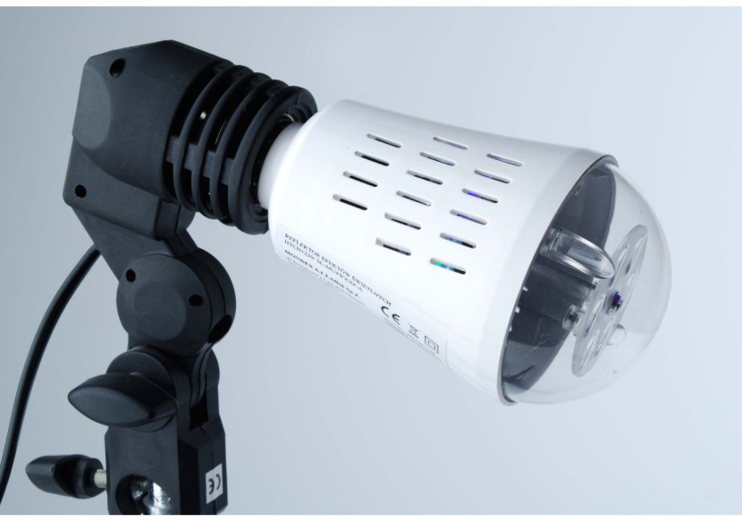 Projecteur LED - Effet lumineux mignon en quatre couleurs - HTCH1244-PROM - Mondex Projecteur LED - Effet lumineux mignon en quatre couleurs - HTCH1244-PROM - Mondex