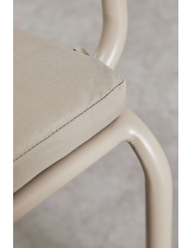 Chaise de salle à manger empilable avec accoudoirs en aluminium et corde tressée Arhiza - Sklum