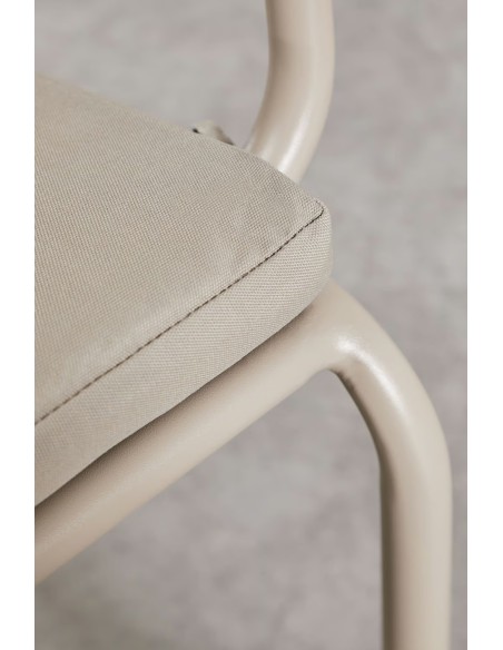 Chaise de salle à manger empilable avec accoudoirs en aluminium et corde tressée Arhiza - Sklum