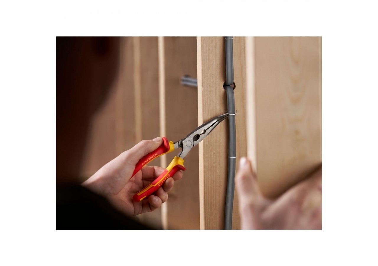 PINCE A BECS 1/2 RONDS LONGS COUDES 200MM ISOLEE 1000V - 0-84-008 - Stanley