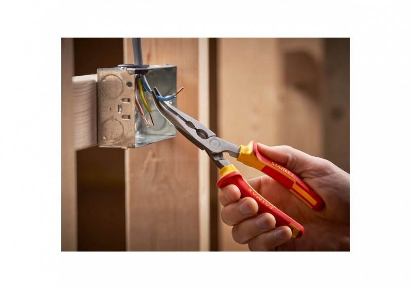 PINCE A BECS 1/2 RONDS LONGS COUDES 200MM ISOLEE 1000V - 0-84-008 - Stanley