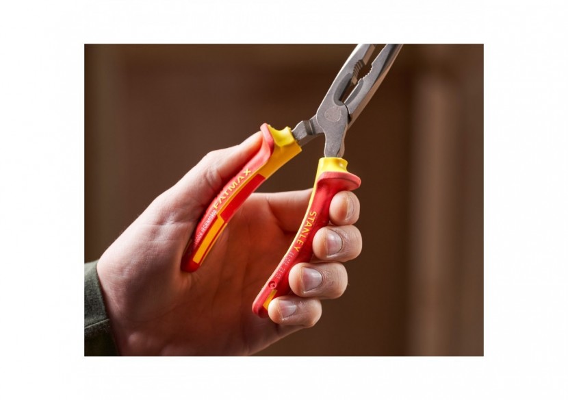PINCE A BECS 1/2 RONDS LONGS COUDES 200MM ISOLEE 1000V - 0-84-008 - Stanley