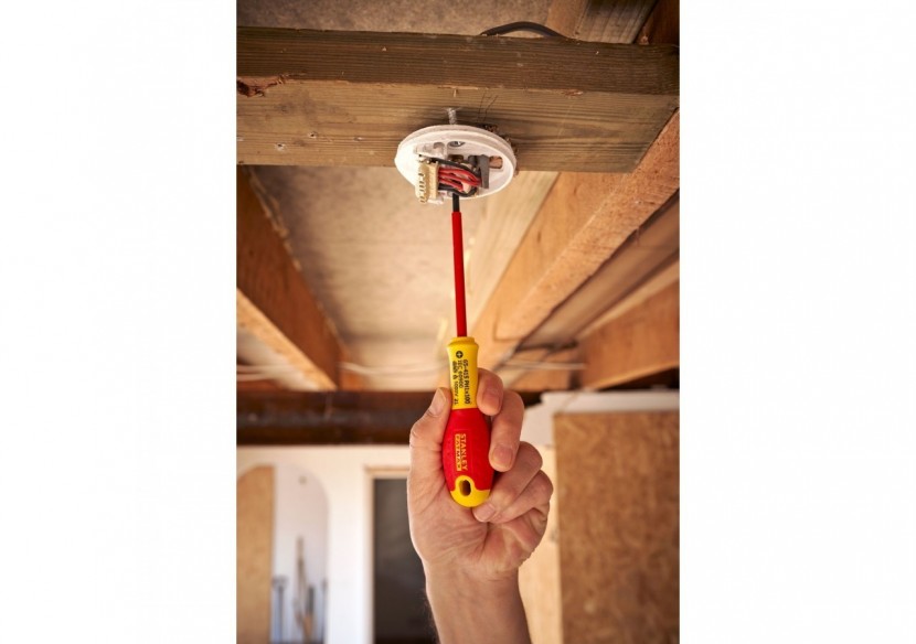 TOURNEVIS ISOLES 1000V
 ELECTRICIEN + PHILIPPS + TESTEUR - JEU DE 6PCS FATMAX - 0-65-441 - Stanley