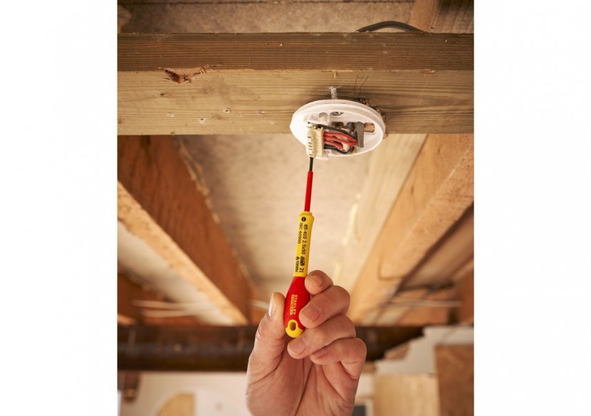 TOURNEVIS ISOLES 1000V ELECTRICIEN + PHILLIPS + POZI + TESTEUR - JEU DE 10PCS FATMAX - FMHT62573-0 - Stanley