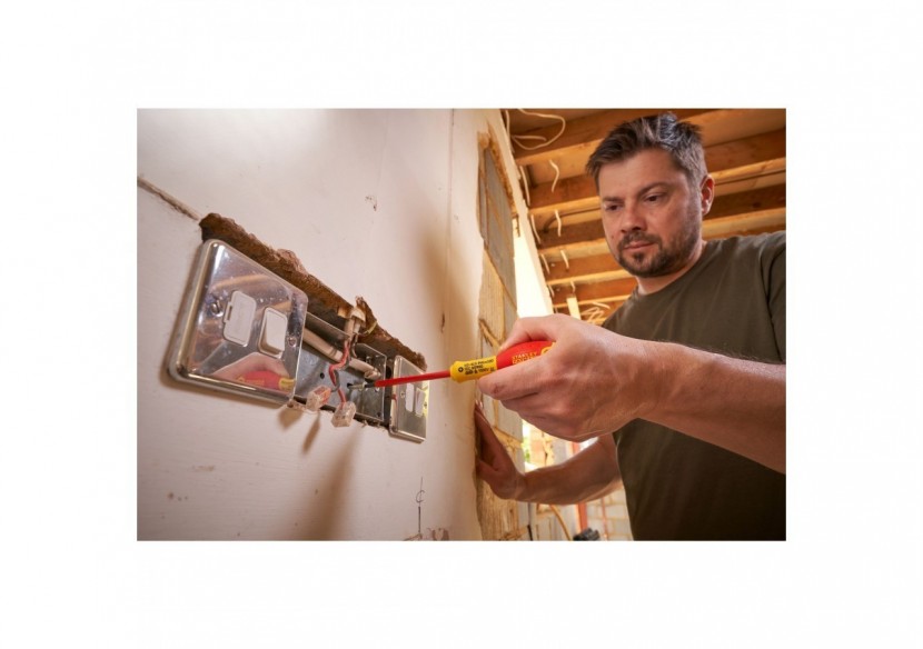 TOURNEVIS BORNIERS ISOLES 1000 V PH1X100mm et PH2X125mm - JEU DE 2 PCS FATMAX - FMHT0-62648 - Stanley