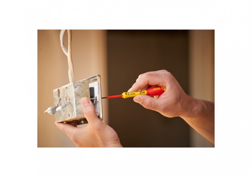 TOURNEVIS ELECTRICIEN ISOLE 1000V 3,5X75MM FATMAX - 1-65-411 - Stanley