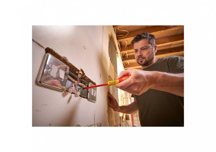 TOURNEVIS POZIDRIV ISOLE 1000V PZ1X100MM FATMAX - 1-65-418 - Stanley