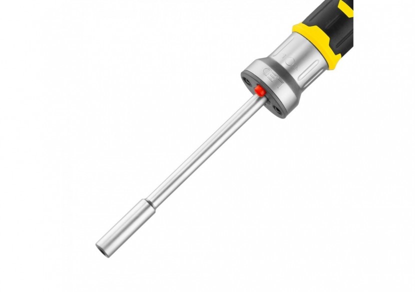 CLIQUET + LED + 12 EMBOUTS : FENTE 5, 6.5, 8MM / PH1-PH2-PH3 / PZ1-PZ2-PZ3 / T10-T15-T20 + LED - FMHT0-62689 - Stanley