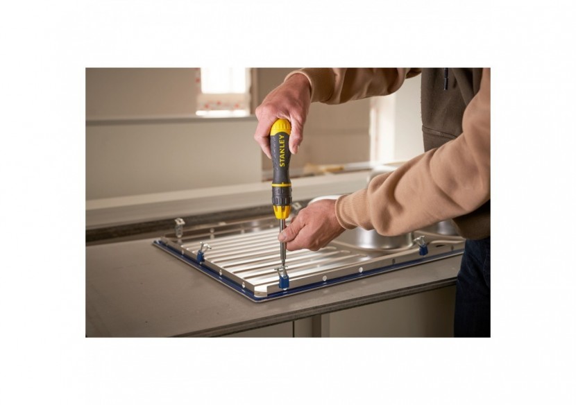 TOURNEVIS PORTE-EMBOUTS A CLIQUET + 10 EMBOUTS - 0-68-010 - Stanley