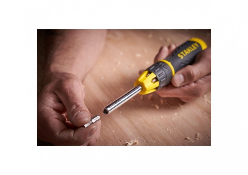 TOURNEVIS PORTE-EMBOUTS A CLIQUET + 10 EMBOUTS - 0-68-010 - Stanley