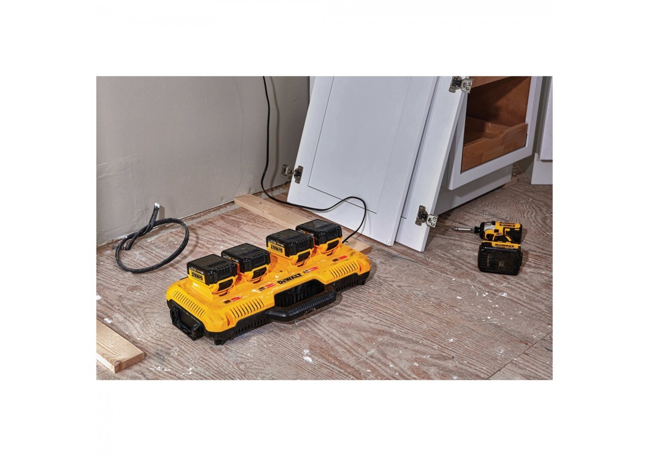 Chargeur rapide TOUGHSYSTEM 4 ports XR 12V / 18V / 54V - DCB104-QW - Dewalt