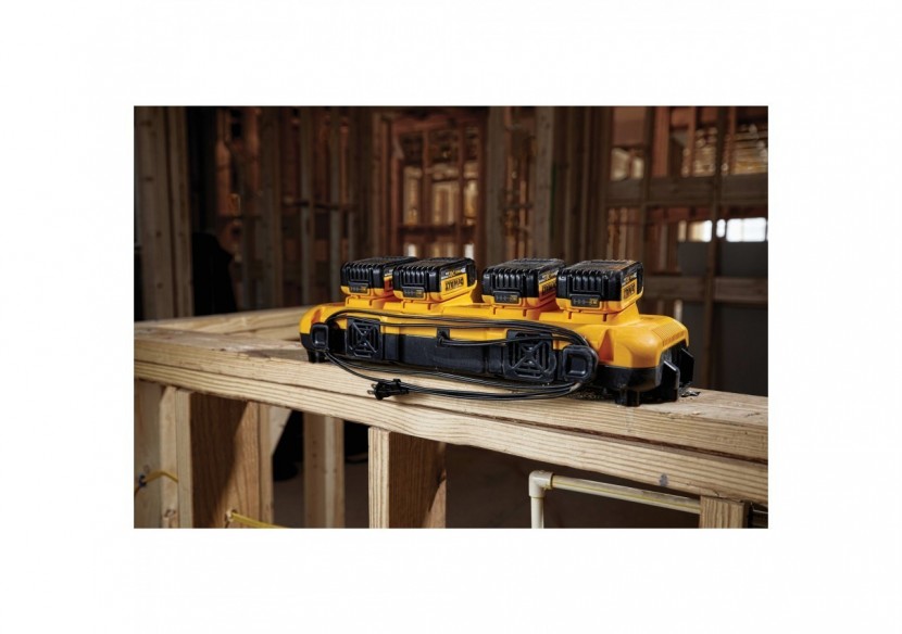 Chargeur rapide TOUGHSYSTEM 4 ports XR 12V / 18V / 54V - DCB104-QW - Dewalt