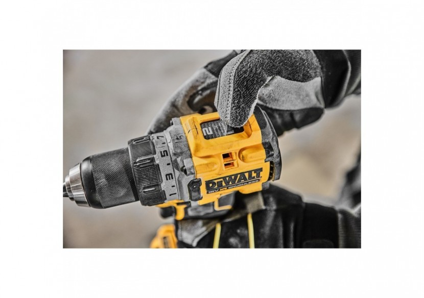 Perceuse visseuse Compacte XR 18V 5Ah Li-ion Brushless POWERSTACK - DCD800H2T-QW - Dewalt