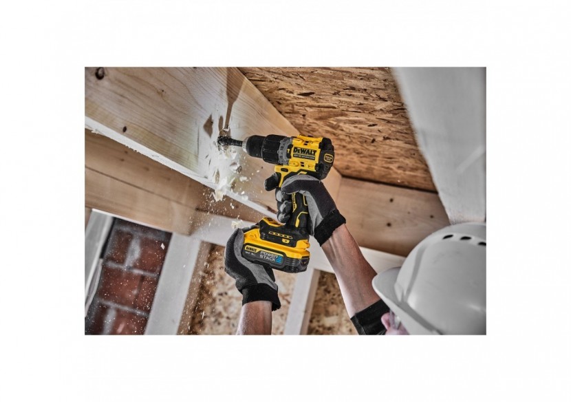 Perceuse visseuse percussion Compacte XR 18V 5Ah Li-ion Brushless POWERSTACK - DCD805H2T-QW - Dewalt