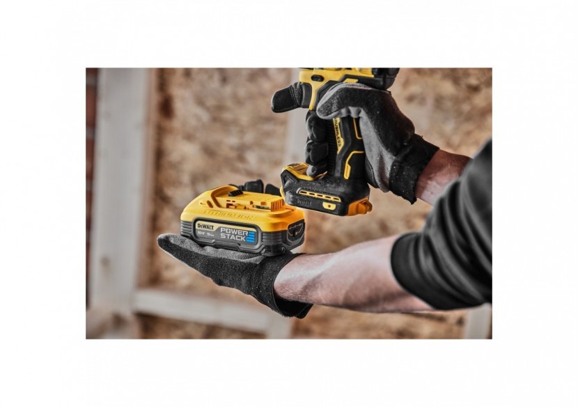 Perceuse visseuse percussion Compacte XR 18V 5Ah Li-ion Brushless POWERSTACK - DCD805H2T-QW - Dewalt