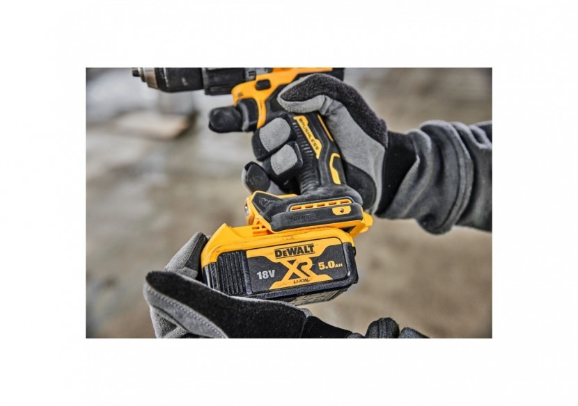 Perceuse visseuse percussion Compacte XR 18V 5Ah Li-Ion Brushless - DCD805P2T-QW - Dewalt
