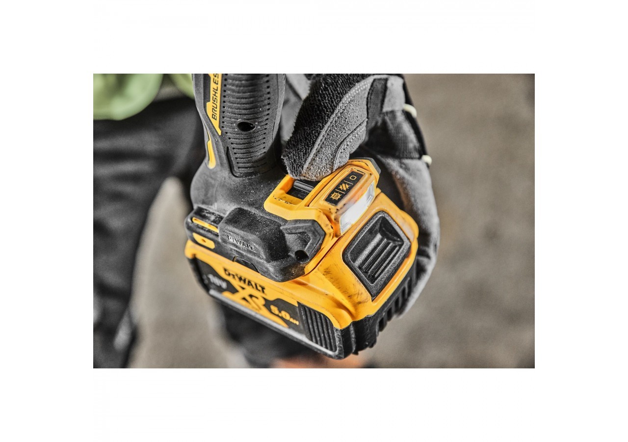 Perceuse visseuse percussion Compacte XR 18V 5Ah Li-Ion Brushless - DCD805P2T-QW - Dewalt