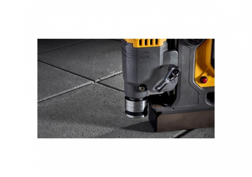 Perceuse magnétique XR 18V ADVANTAGE 9Ah Li-Ion Brushless - DCD1623X2G-QW - Dewalt