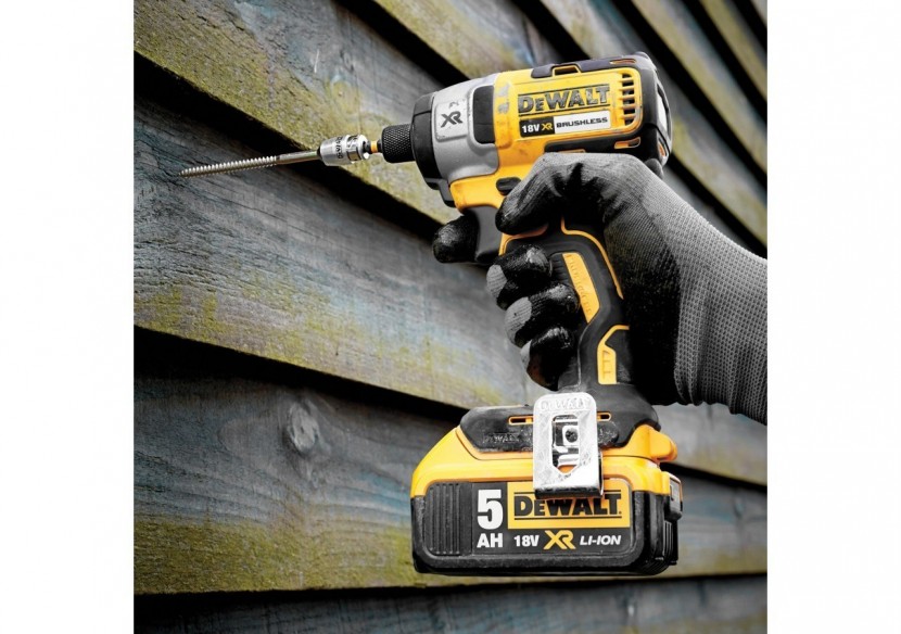 Visseuse à chocs XR 18V 5Ah Li-Ion Brushless - DCF887P2-QW - Dewalt