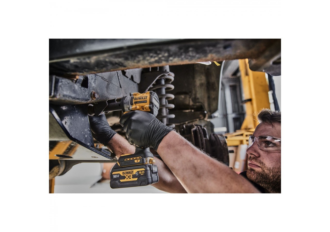 Boulonneuse à chocs 1/2'' Compacte XR 18V Brushless 406 Nm - jonc de sécurité - DCF921NT-XJ - Dewalt