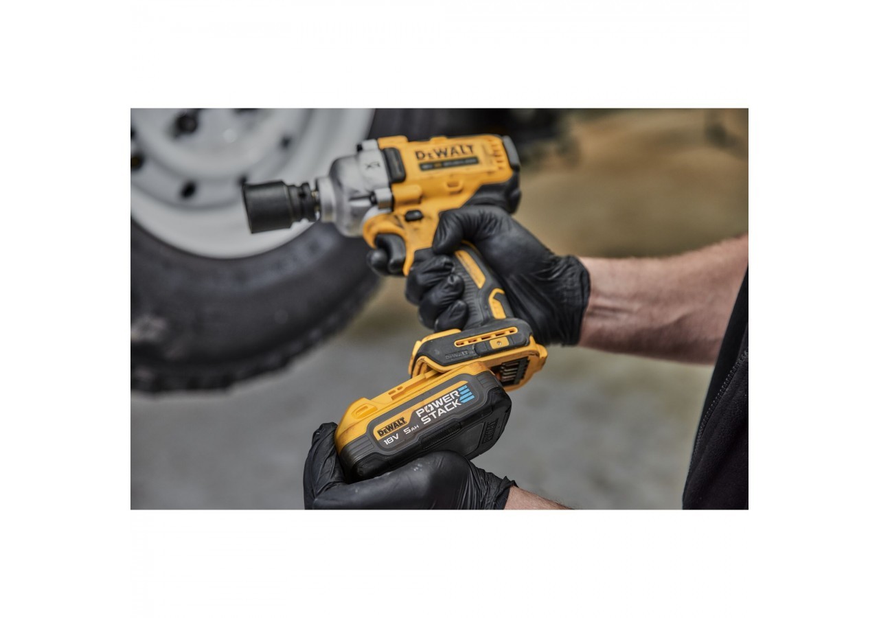 Boulonneuse à chocs 1/2‘’ XR 18V 5Ah Li-Ion Brushless 812 Nm - jonc de sécurité - POWERSTACK - DCF891H2T-QW - Dewalt