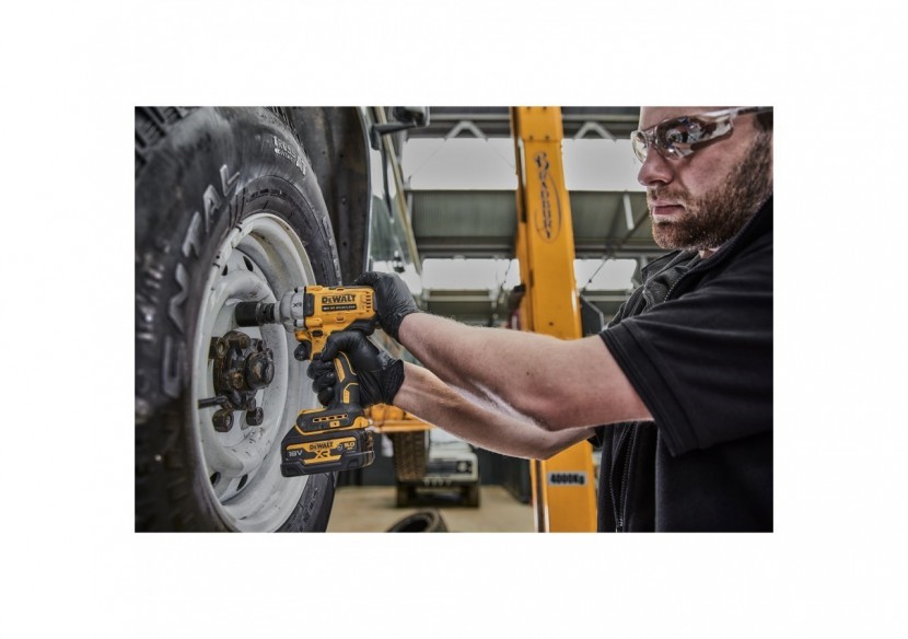 Boulonneuse à chocs 1/2‘’ XR 18V 5Ah Li-Ion Brushless 812 Nm - jonc de sécurité - Pack "GFN" - DCF891P2G-QW - Dewalt